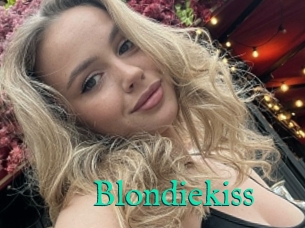 Blondiekiss