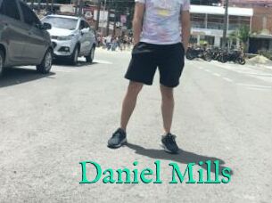 Daniel_Mills