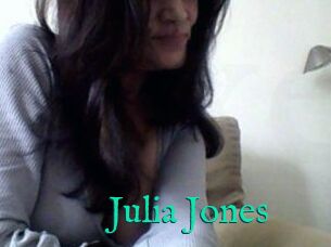 Julia_Jones