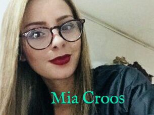 Mia_Croos