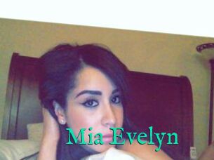 Mia_Evelyn