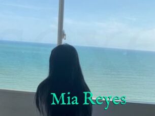 Mia_Reyes