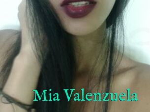 Mia_Valenzuela