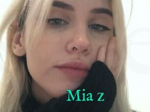 Mia_z